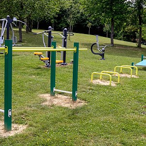 Obec Dolné Obdokovce se pyšní moderním street workout hřištěm Obec Dolné Obdokovce se pyšní moderním street workout hřištěm